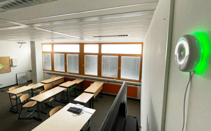 Cleveron sensors show green light if the CO2 concentration in the air is below a critical level. Photo: Cleveron